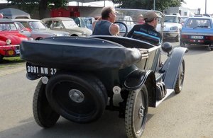 B2 avec le même modèle de feux