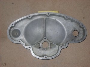 0023.JPG (99.08 Kio) Consulté 19592 fois Il manque de la matière au niveau de la gorge du joint feutre de sortie de vilebrequin.