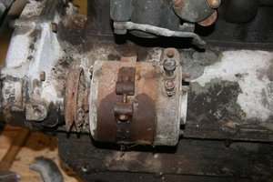 0030.JPG (99.56 Kio) Consulté 19592 fois Démontage de la dynamo et de son collier.